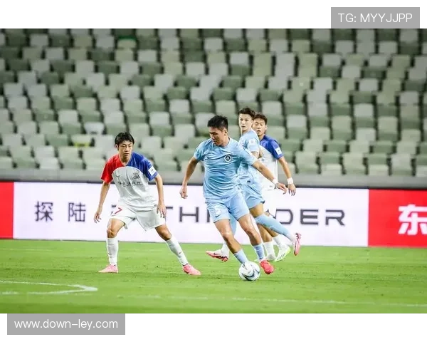 申花vs深圳新鹏城开场1分钟闪电进球，路易斯一锤定音