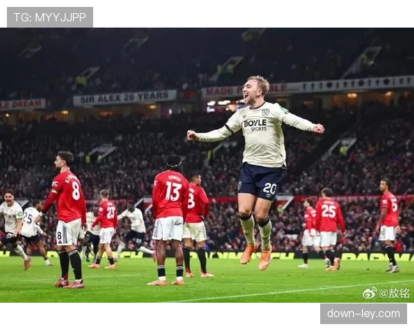 曼联1-1狼队，半场丢球暴露防守定位球问题