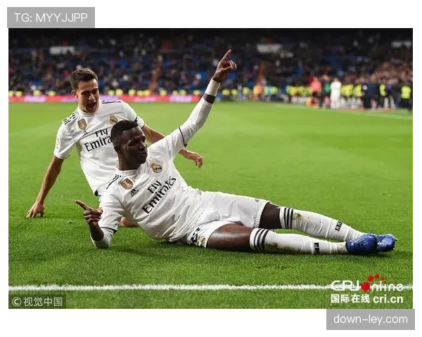 国王杯再现种族歧视事件，球迷向维尼修斯投掷香蕉皮遭重罚