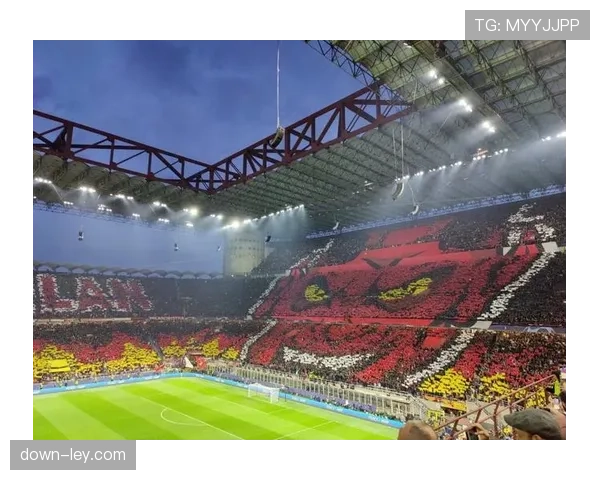 信号伊杜纳公园南看台巨型Tifo，致敬离队传奇罗伊斯